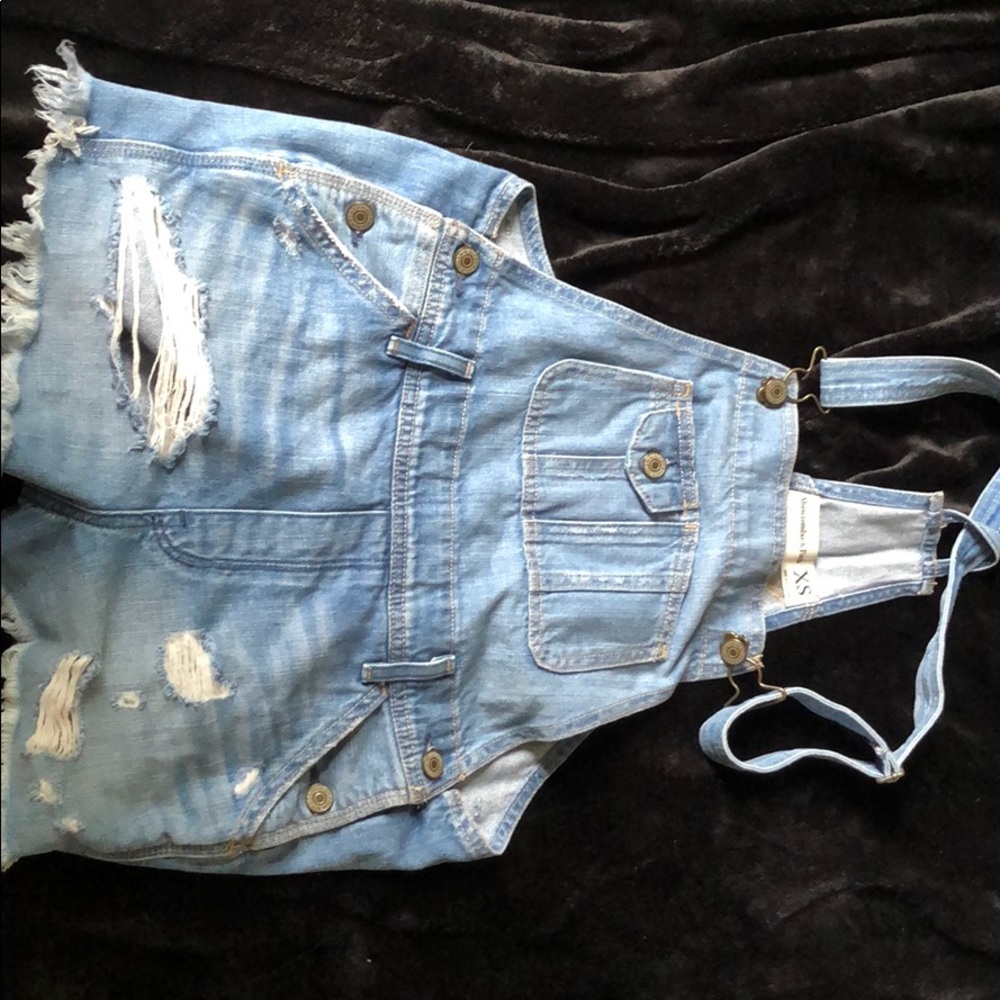 Short overalls